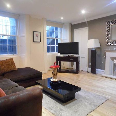 West End -Stunning, 2 Bedroom, Main Door Flat With Private Parking Glasgow Ngoại thất bức ảnh