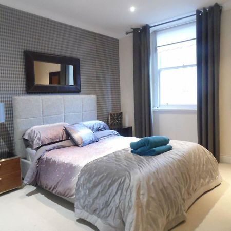 West End -Stunning, 2 Bedroom, Main Door Flat With Private Parking Glasgow Ngoại thất bức ảnh