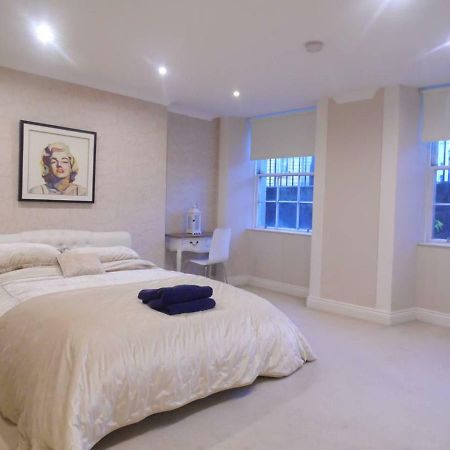West End -Stunning, 2 Bedroom, Main Door Flat With Private Parking Glasgow Ngoại thất bức ảnh