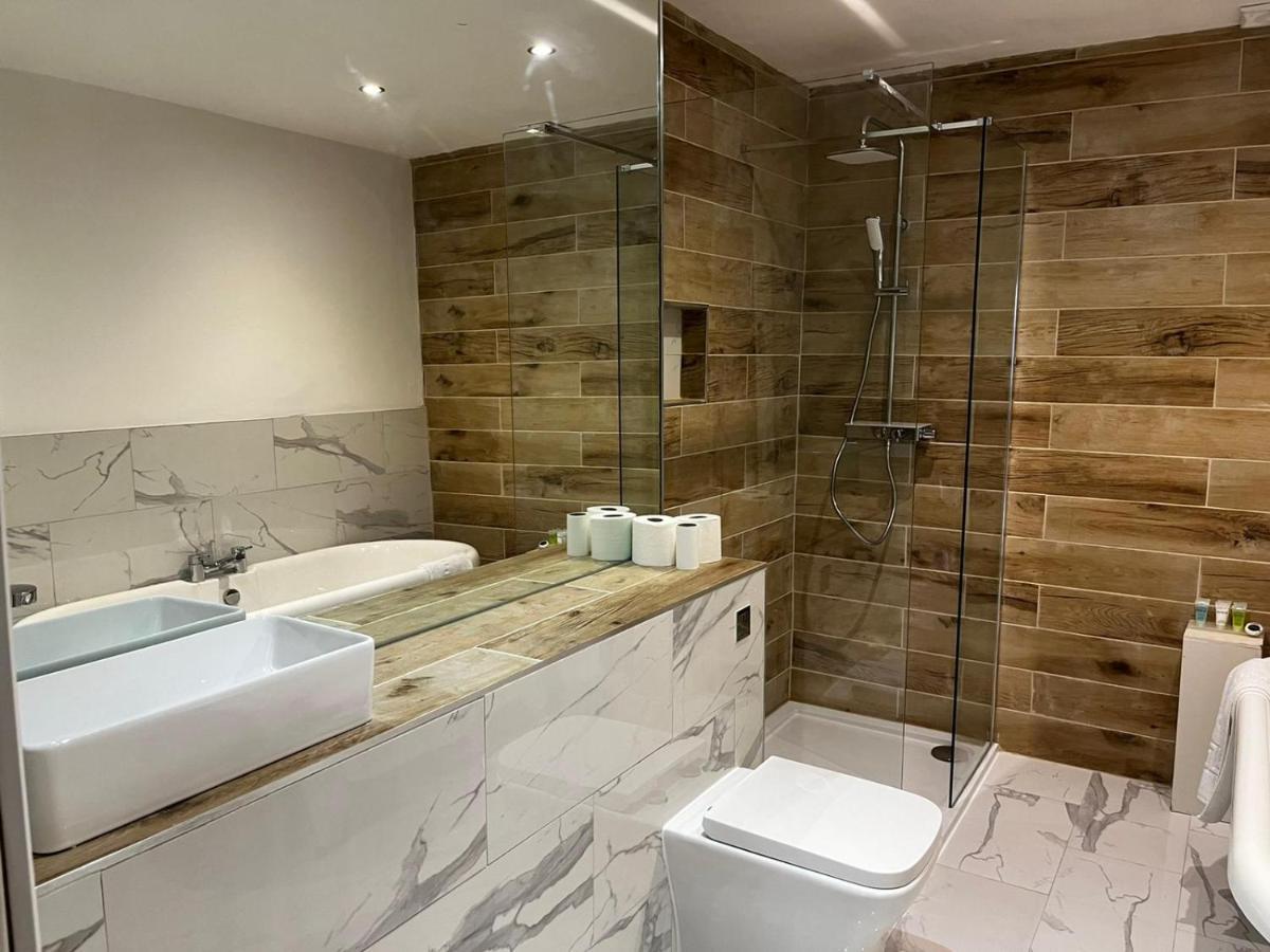 West End -Stunning, 2 Bedroom, Main Door Flat With Private Parking Glasgow Ngoại thất bức ảnh