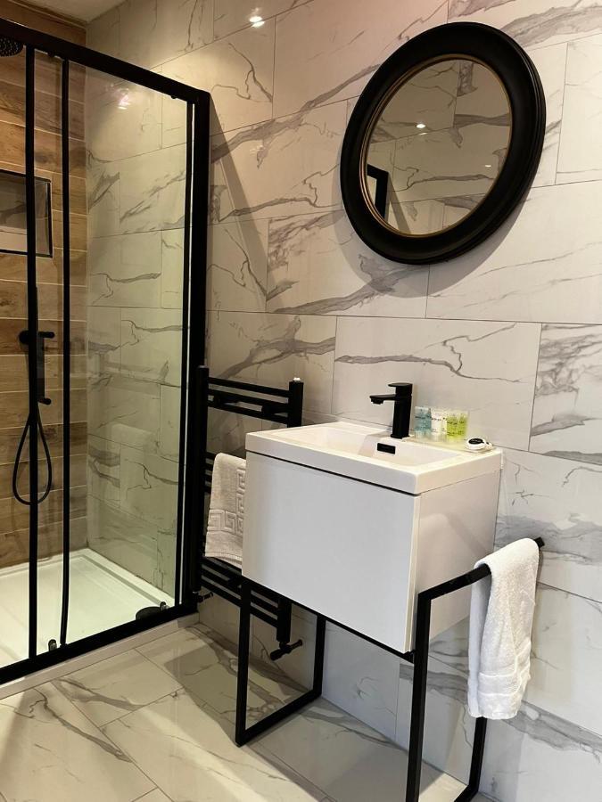 West End -Stunning, 2 Bedroom, Main Door Flat With Private Parking Glasgow Ngoại thất bức ảnh