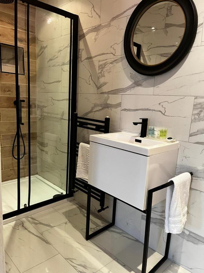 West End -Stunning, 2 Bedroom, Main Door Flat With Private Parking Glasgow Ngoại thất bức ảnh