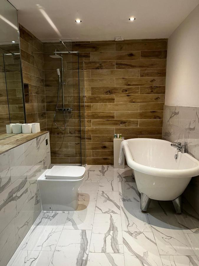 West End -Stunning, 2 Bedroom, Main Door Flat With Private Parking Glasgow Ngoại thất bức ảnh