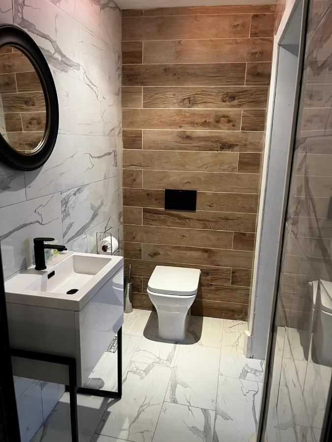 West End -Stunning, 2 Bedroom, Main Door Flat With Private Parking Glasgow Ngoại thất bức ảnh