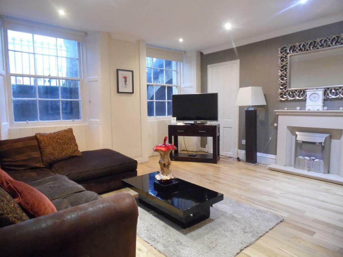 West End -Stunning, 2 Bedroom, Main Door Flat With Private Parking Glasgow Ngoại thất bức ảnh