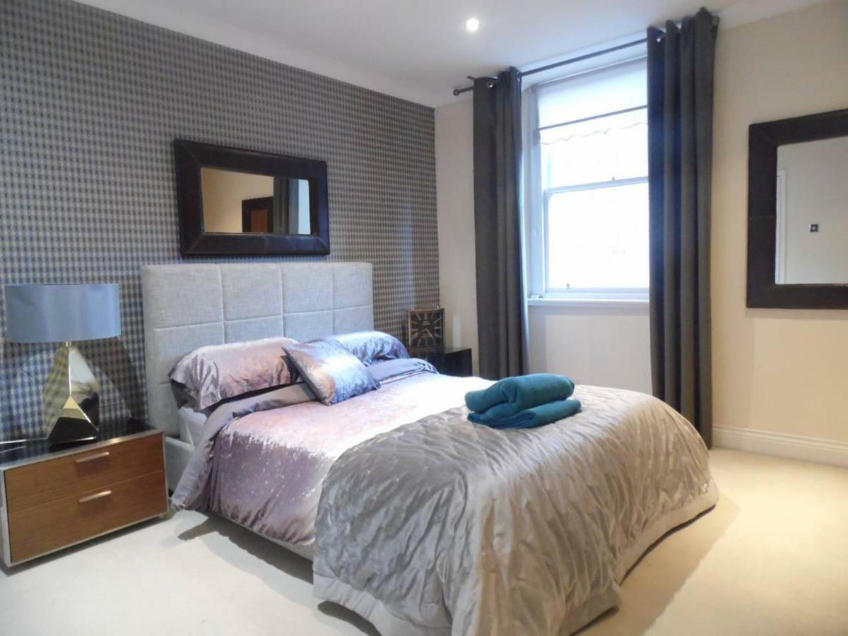 West End -Stunning, 2 Bedroom, Main Door Flat With Private Parking Glasgow Ngoại thất bức ảnh